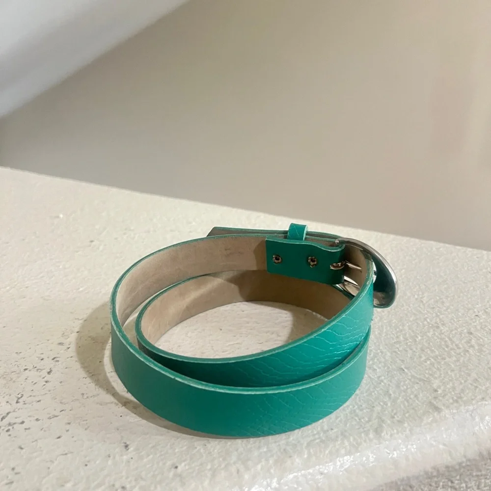 Women’s Green‎ Leather Silver buckle belt